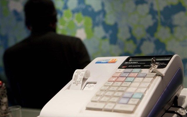 Ποιοι θα πληρώνουν πρόστιμο έως 5.000 ευρώ αν δεν κόβουν αποδείξεις