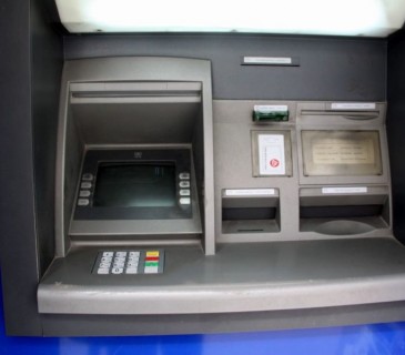 Από σήμερα αναλήψεις 1.800 ευρώ