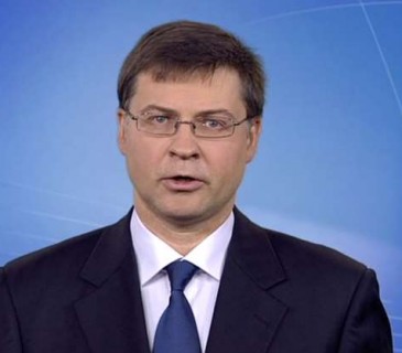 Dombrovskis: Επιλογή της ελληνικής κυβέρνησης η υπέρμετρη φορολόγηση