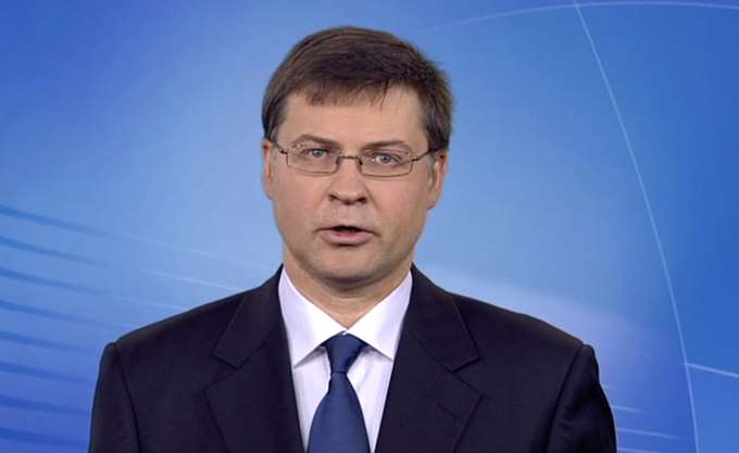 Dombrovskis: Επιλογή της ελληνικής κυβέρνησης η υπέρμετρη φορολόγηση